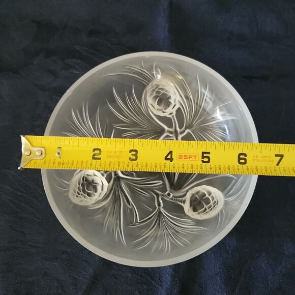 🍁🍂🌰Vintage Frosted Pinecone Molded Glass Bowl Winter Fall Decor Verlys? - Picture 5 of 6